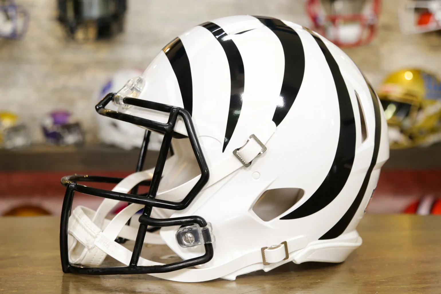 Cincinnati Bengals Riddell Speed Authentic Helmet - White Bengal Alternate