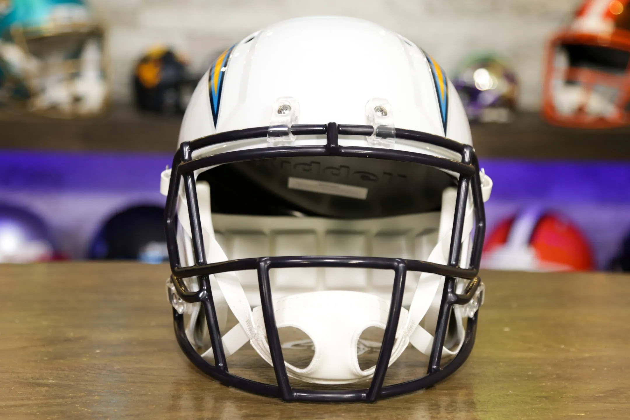 Los Angeles Chargers Riddell Speed Display Helmet - 2007-2019 Throwback