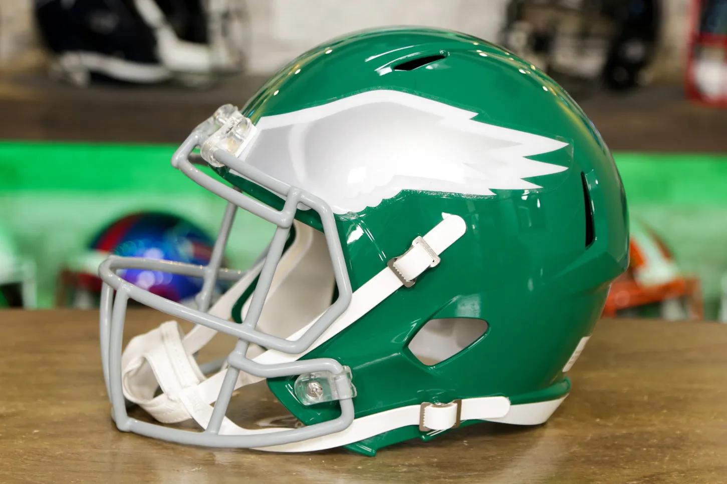 Philadelphia Eagles Riddell Speed Display Helmet - 1974-1995 Throwback